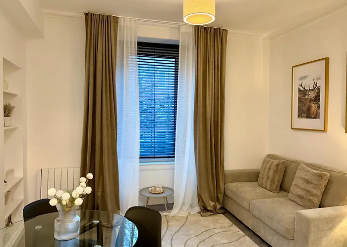 Stylish 1 Bed Centre *