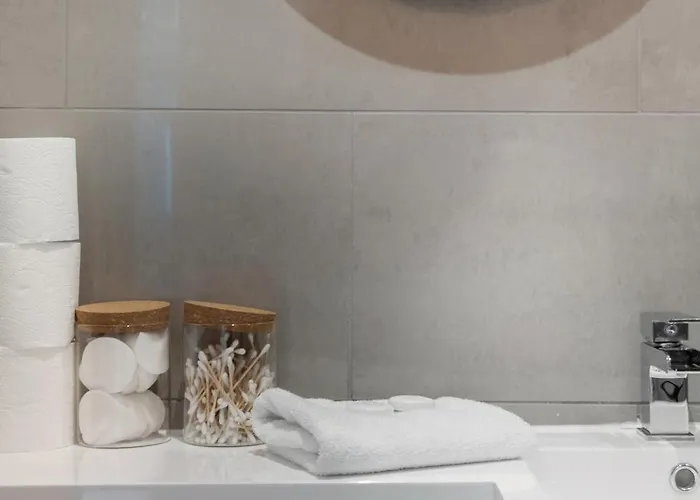 Stylish 1 Bed Centre * Edinburgh