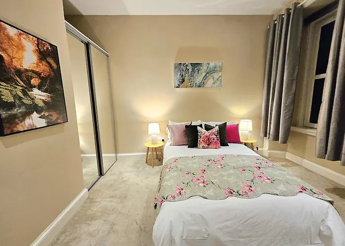 Apartment 2 Bedroom Apt, 4 Beds, 3 Tv Near Fountain Park