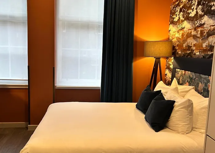 Heeton Concept Queen Street 4*