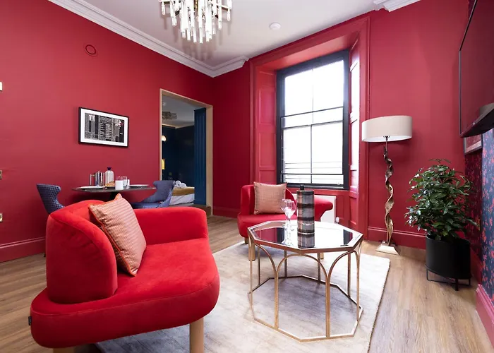 30 Castle Street 3*
