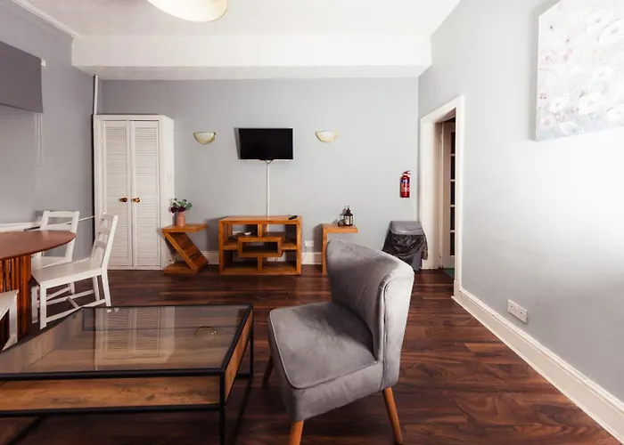 Stylish And Unique By The Meadows 8 * Edinburgh