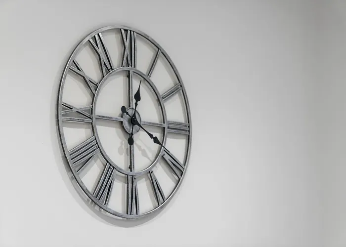 Upper Grove 2 Bedroom - Apartment