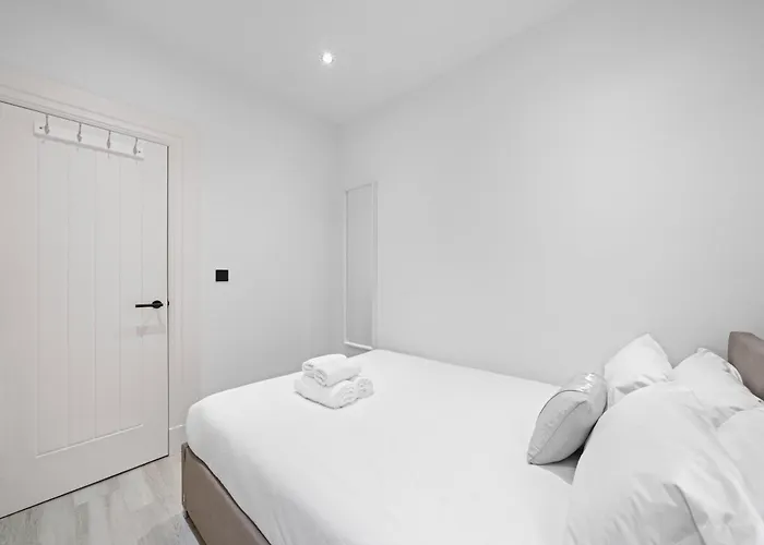 Upper Grove 2 Bedroom -