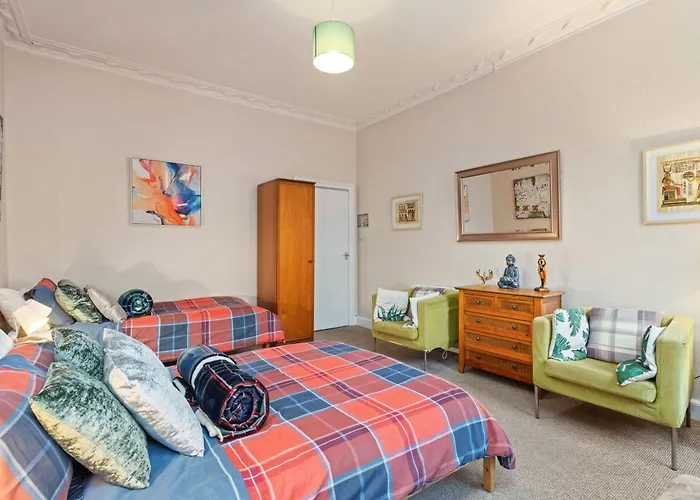 Spacious And Apartment *