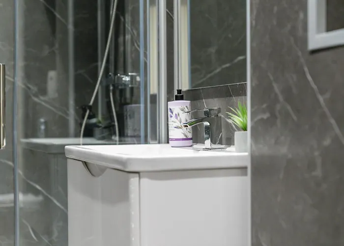 Upper Grove 2 Bedroom - *