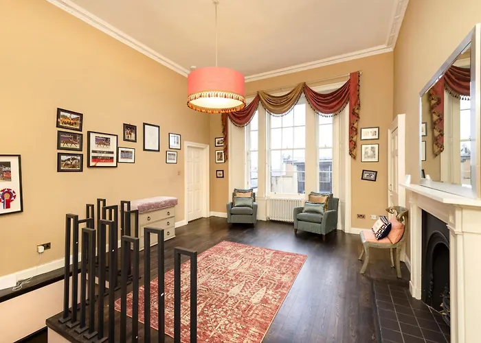 Argyl - 4 Bed On York Place, New Town