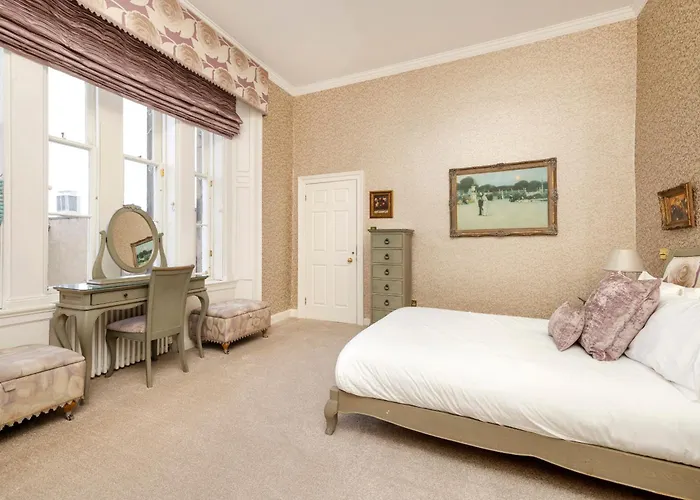 Argyl - 4 Bed On York Place, New Town Appartement Edinburgh