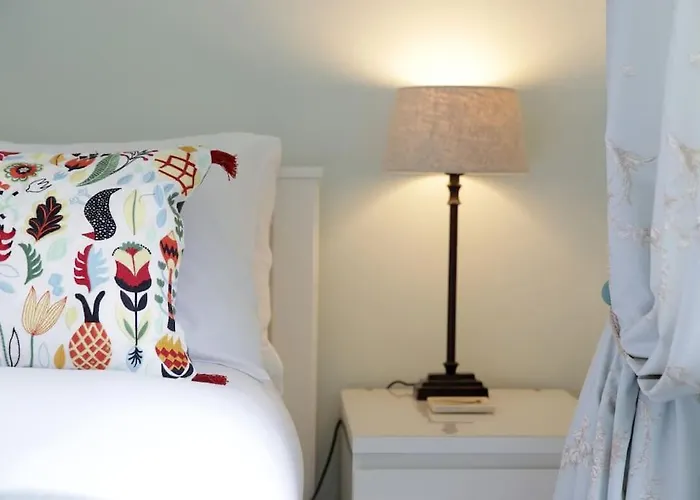 Daire Bernard St - Bright And Spacious 1 Bed At The Shore! *