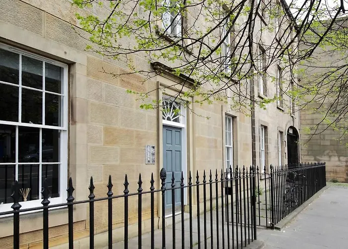 Bernard St - Bright And Spacious 1 Bed At The Shore! Daire