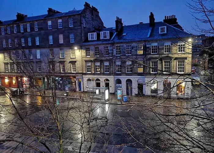 Bernard St - Bright And Spacious 1 Bed At The Shore! Daire