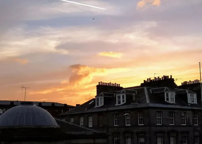 Bernard St - Bright And Spacious 1 Bed At The Shore! Daire *