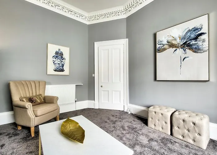 Apartmán Lothian Road - Perfect Centre Location. *