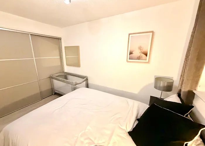 Kings Luxury - Free Parking And Fast Broadband Semesterbostad *