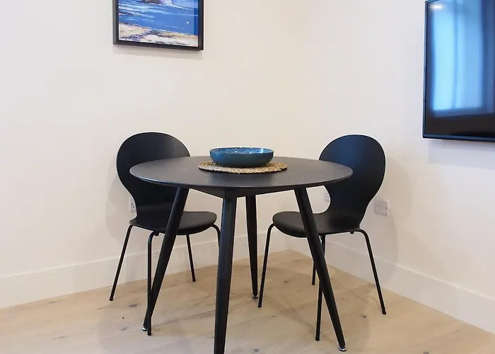 Stylish, Modern On Easter Road - Flat 2, Elgin House Edinburg
