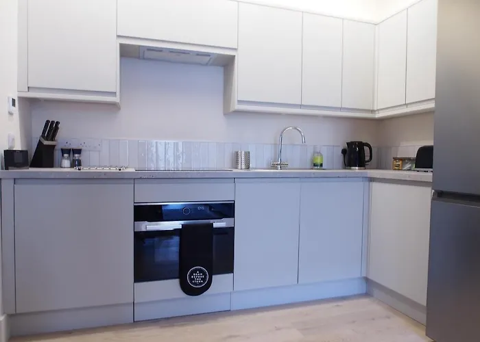 Spacious And Modern 2-bed On Easter Road - Flat 3, Elgin House *