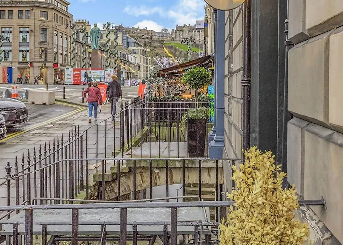 38 Bide Collective בית הארחה