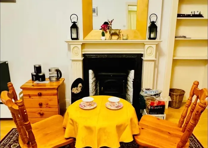 Charming With Private Bathroom In Centre Rum i privatbostad *