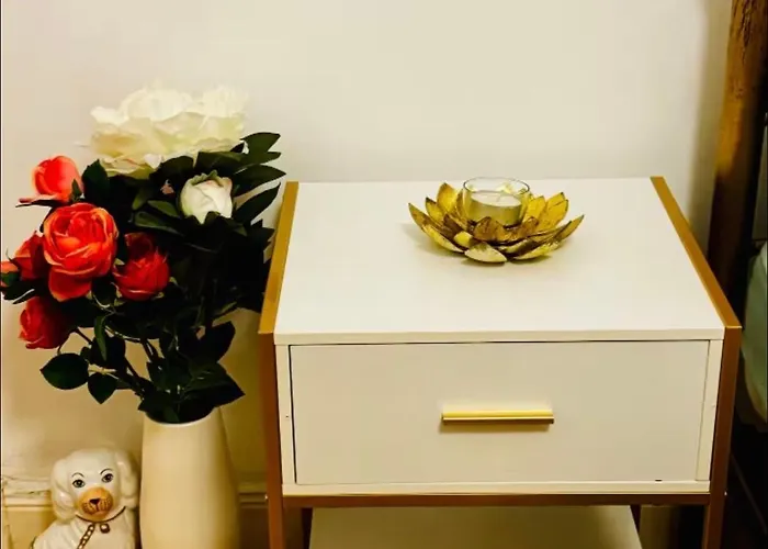 Charming With Private Bathroom In Centre Rum i privatbostad *