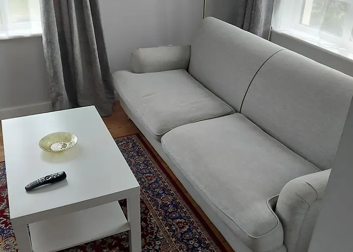 Entire 3 Bedroom House In Suburban Area * Edimburgo