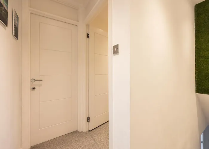 Bright 1-bed With Garden Near Braid Hills Golf Course Edinburgh
