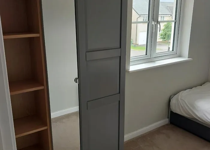 Entire 3 Bedroom House In Suburban Area * Edimburgo