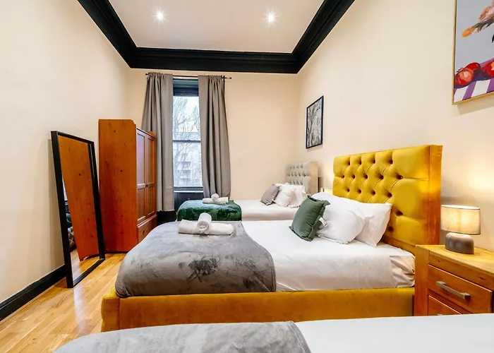 Mcdonalds House 12 Guests 10 Beds 15' Centre