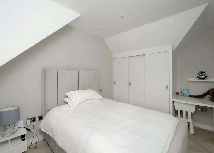 度假居 Luxury Waterfront Retreat For Groups *