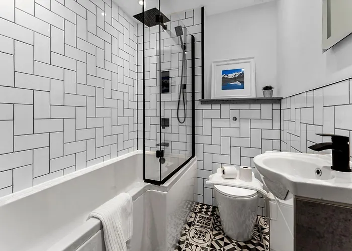 Stylish 2-bed Garden