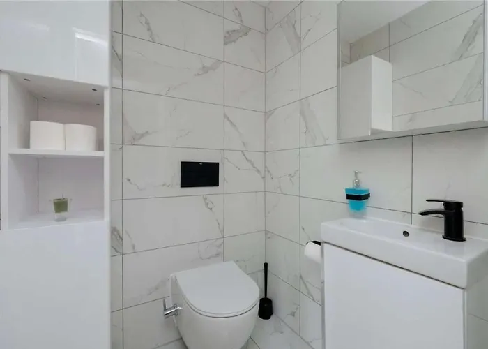 Luxury Waterfront Retreat For Groups 度假居 *