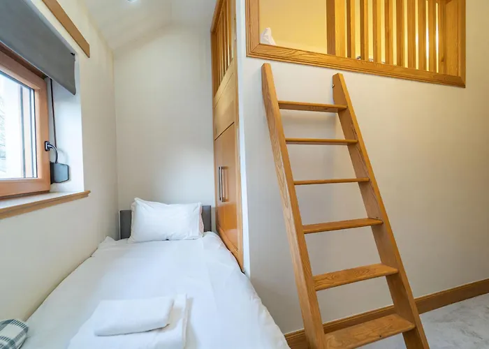 Family Friendly 3br Townhouse With 6 Beds And Parking Vakantiehuis *