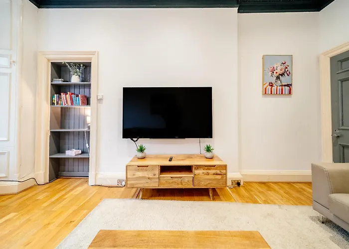 Mcdonalds House 12 Guests 10 Beds 15' Centre *