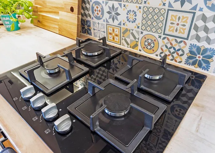 Villa Stylish 2-bed Garden Edinburgh