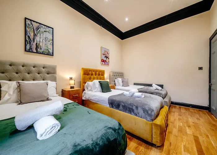 Mcdonalds House 12 Guests 10 Beds 15' Centre Edinburgh