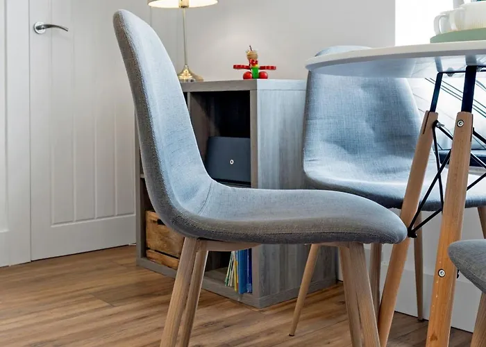 Stylish 2-bed Garden Villa