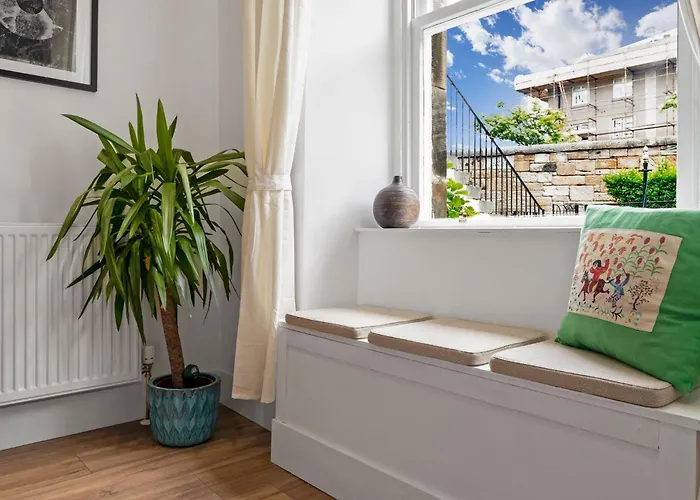 Stylish 2-bed Garden Villa