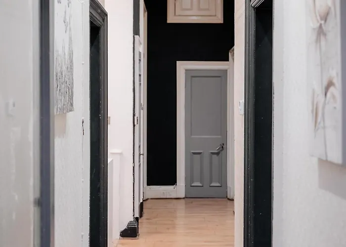 Mcdonalds House 12 Guests 10 Beds 15' Centre Nyaraló *