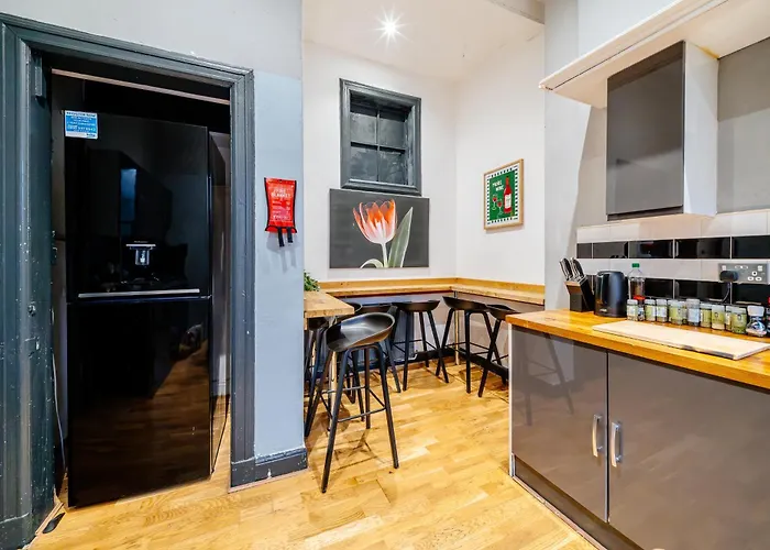 Mcdonalds House 12 Guests 10 Beds 15' Centre * Edinburgh