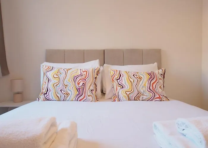 Fettes - Homely 2bd In Quiet Development Edinburgh