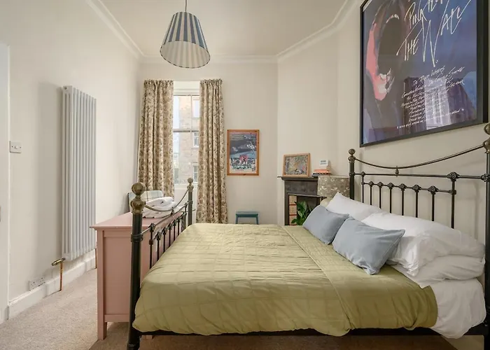 Apartment Quiet 1-bed Flat By The Meadows *