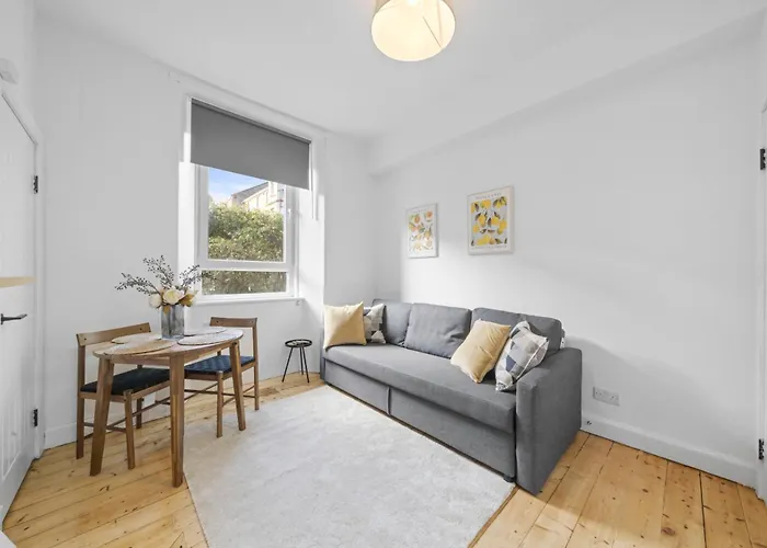 City-close 1-bedroom - *