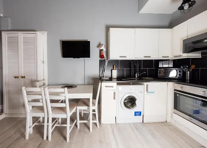 By The Meadows 9 アパート *