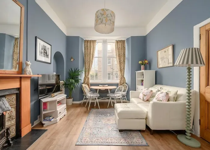 Apartment Quiet 1-bed Flat By The Meadows *
