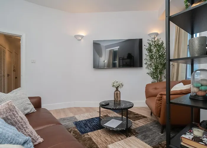 Apartman Charming 2-bed Flat Steps From The Royal Mile - Pass The Keys