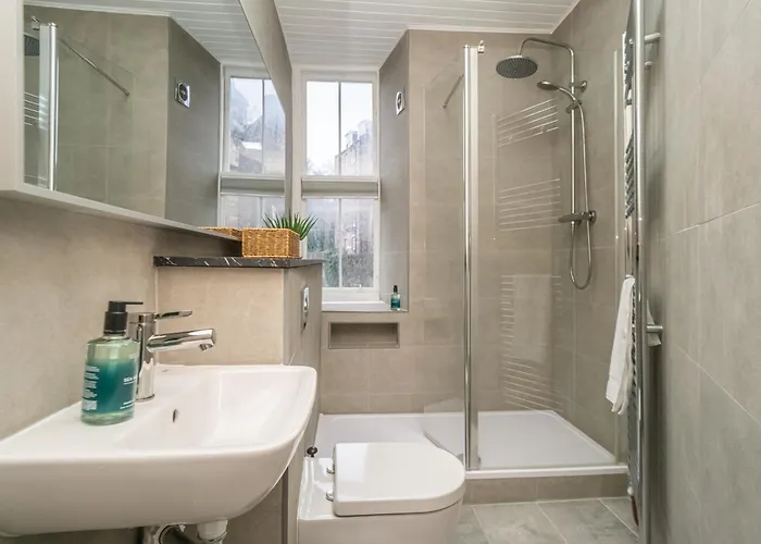 Charming 2-bed Flat Steps From The Royal Mile - Pass The Keys Apartman