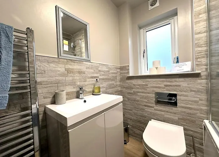 Modern, Cosy 2b In Edin, Family Friendly דירה *