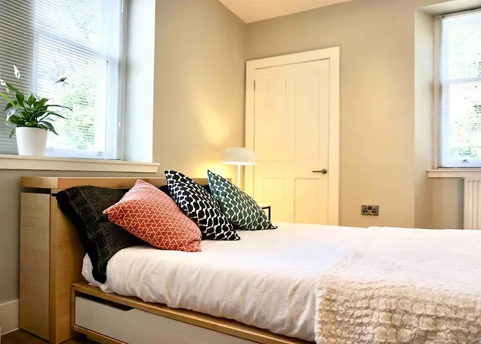 Fully Licensed In Peaceful Neighbourhood Apartamento Edimburgo