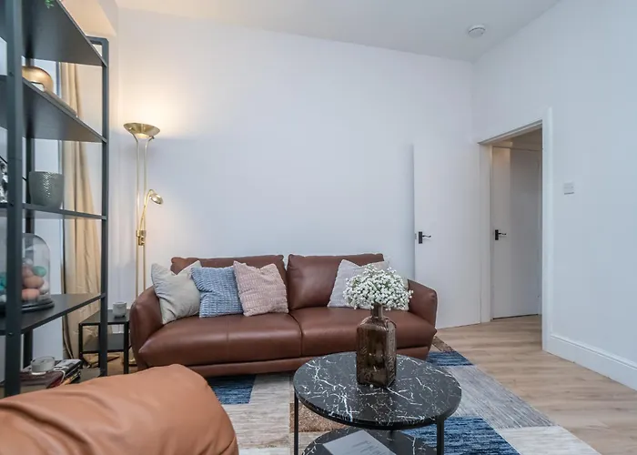 Apartman Charming 2-bed Flat Steps From The Royal Mile - Pass The Keys *