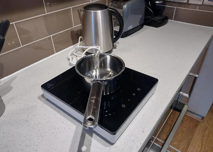 Cosy In Historic New Town דירה