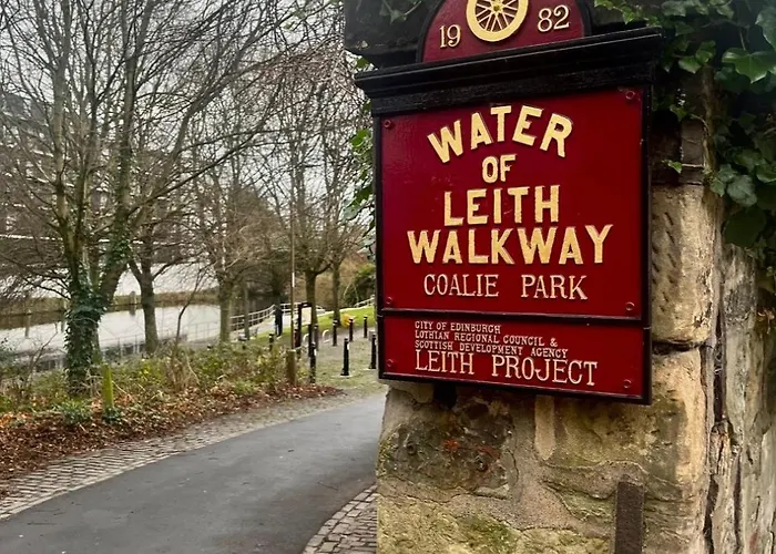 Cozy Flat On The Water Of Leith *